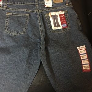 Levi Strauss GIRLS SIZE 16 & 1/2. Stretch.